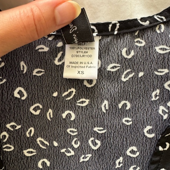 Black & White cropped Tie Top - Picture 4 of 5